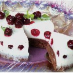 SHokoladno biskvitnyiy tort s vishnevoy nachinkoy 150x150 Шоколадно бисквитный торт с вишневой начинкой