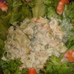 Servirovka salata na salatnyih listyah 150x150 Сервировка салатов и десертов в картинках