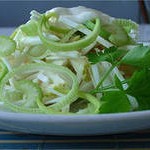 Salatik iz yablok zeleni i luka 150x150 Салатик из яблок, зелени и лука