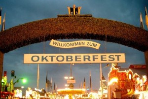 Krupneyshiy v mire festival piva     Oktoberfest 300x201 Крупнейший в мире фестиваль пива – Октоберфест