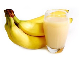 Bananovo molochnyiy kokteyl 300x225 Бананово молочный коктейль