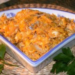 Salatik iz morkovi luka i kurinogo okorochka 150x150 Салатик из моркови, лука и куриного окорочка