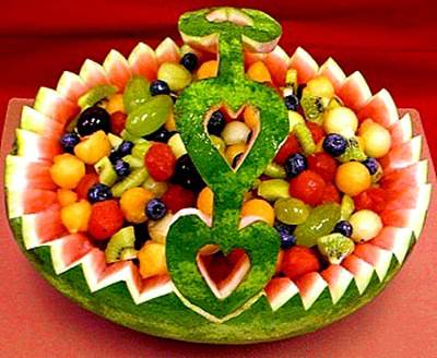 Salatyi iz fruktov i yagod Салаты из фруктов и ягод