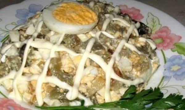 Salat Neobyichnyiy iz baklazhan Салат Необычный из баклажан